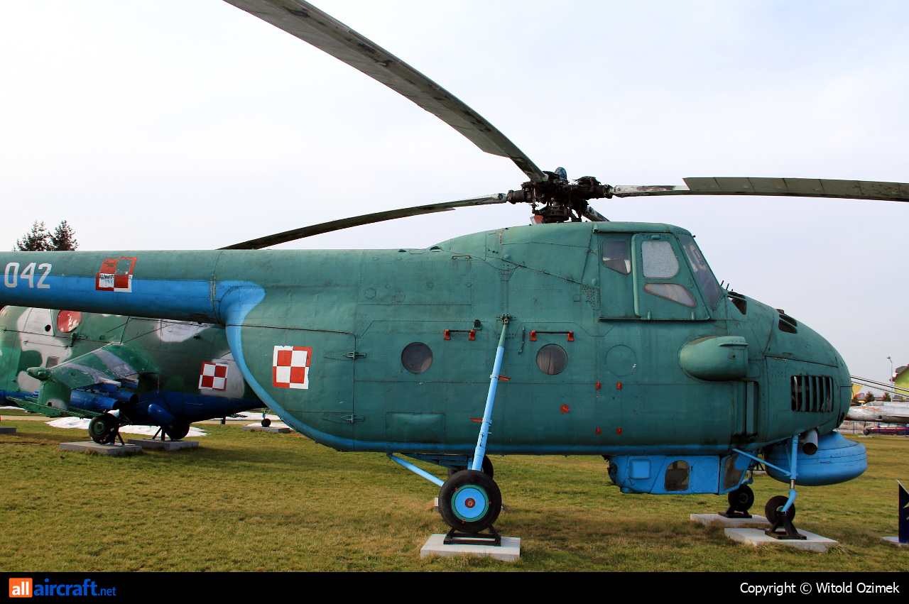 042 · Mil Mi-4ME · (EPDE)