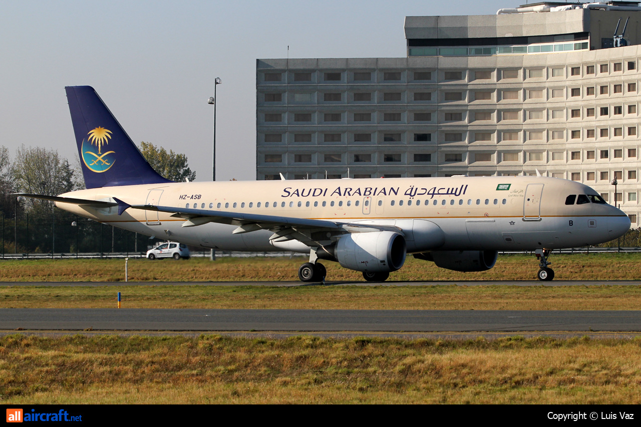 HZ-ASB · Airbus A320-214 · (CDG / LFPG)