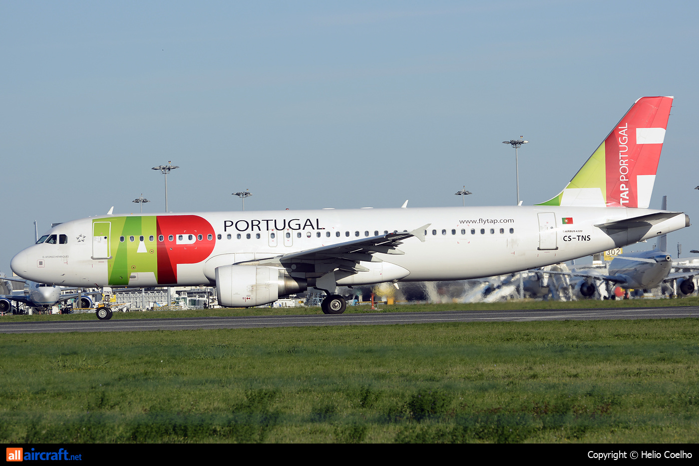 CS-TNS · Airbus A320-214 · (LIS / LPPT)