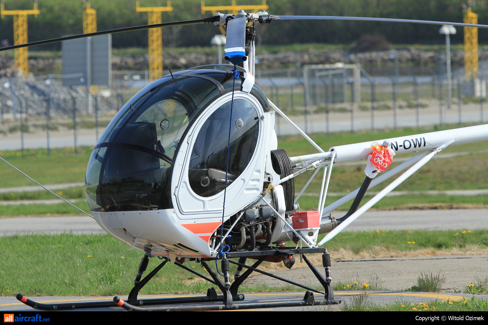 LN-OWI · Schweizer 300C (269C) · (SVG / ENZV)