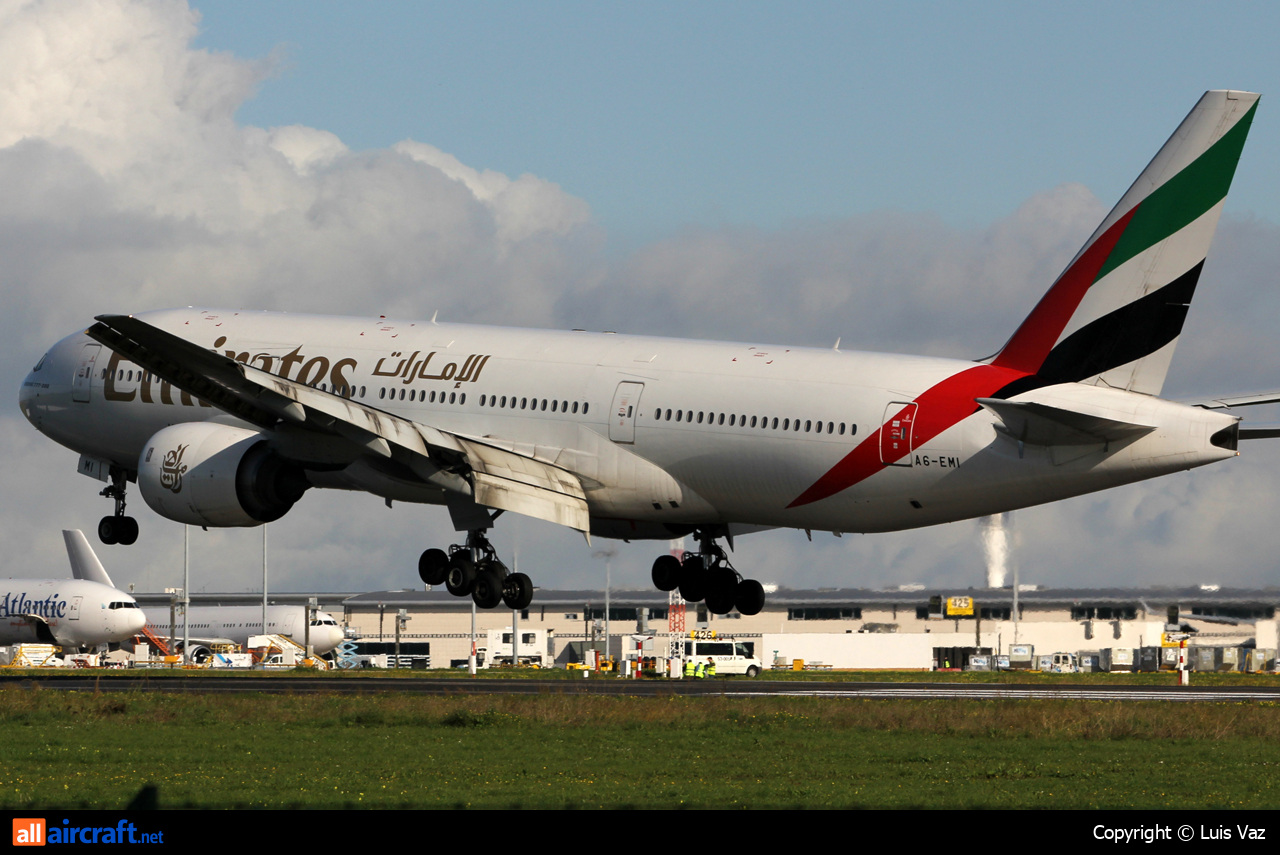 A6-EMI · Boeing 777-21H/ER · (LIS / LPPT)
