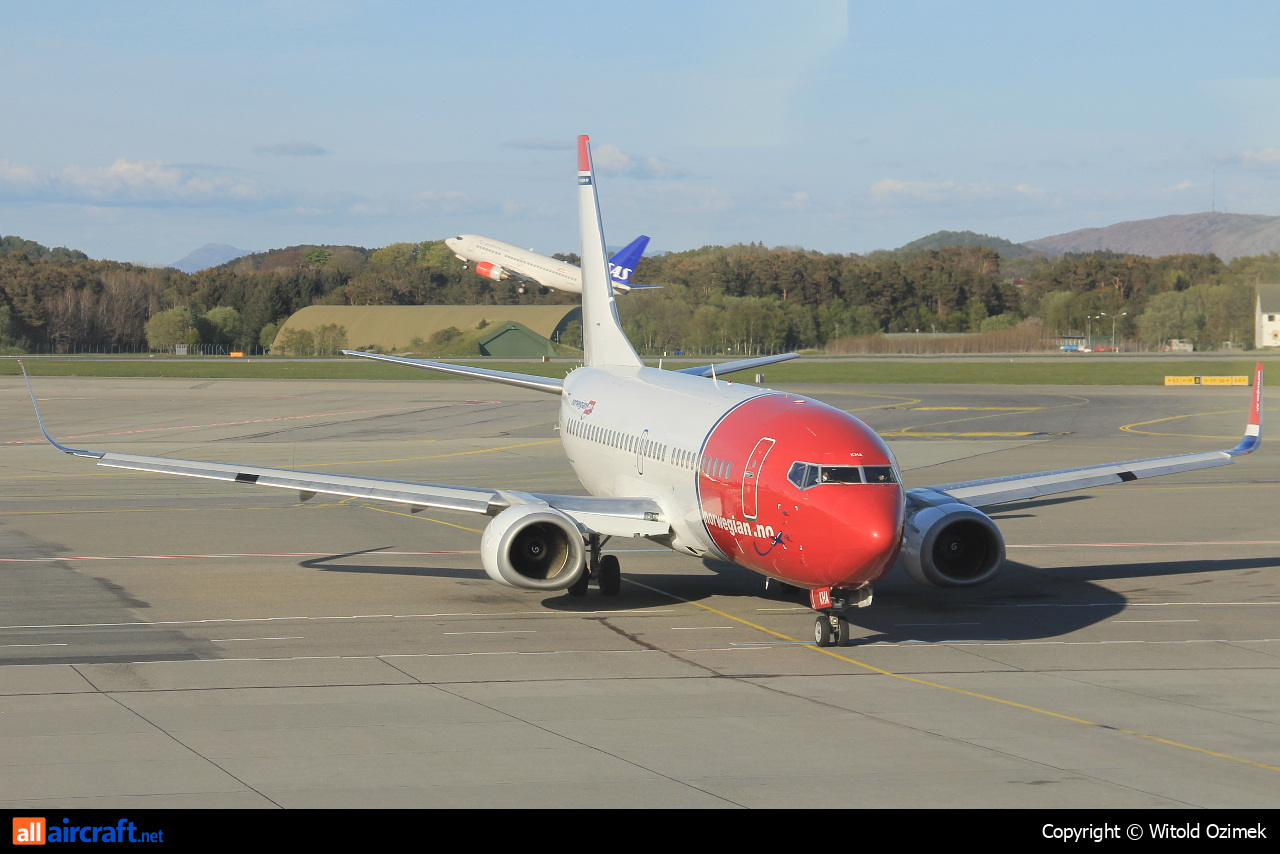LN-KHA · Boeing 737-31S(WL) · (SVG / ENZV)