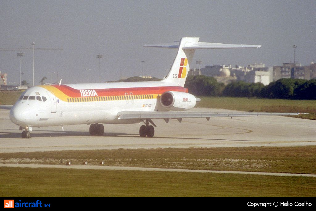 EC-EZS · McDonnell Douglas MD-87 · (LIS / LPPT)