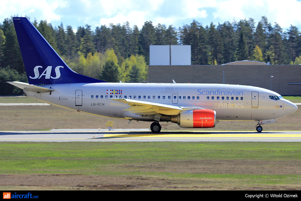 LN-RCW · Boeing 737-683 · (OSL / ENGM)