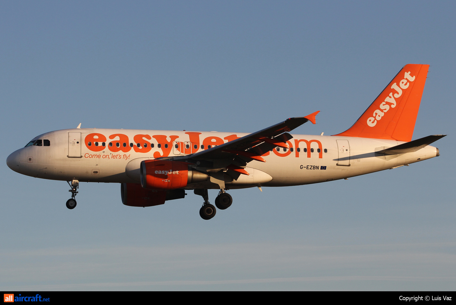 G-EZBN · Airbus A319-111 · (LIS / LPPT)