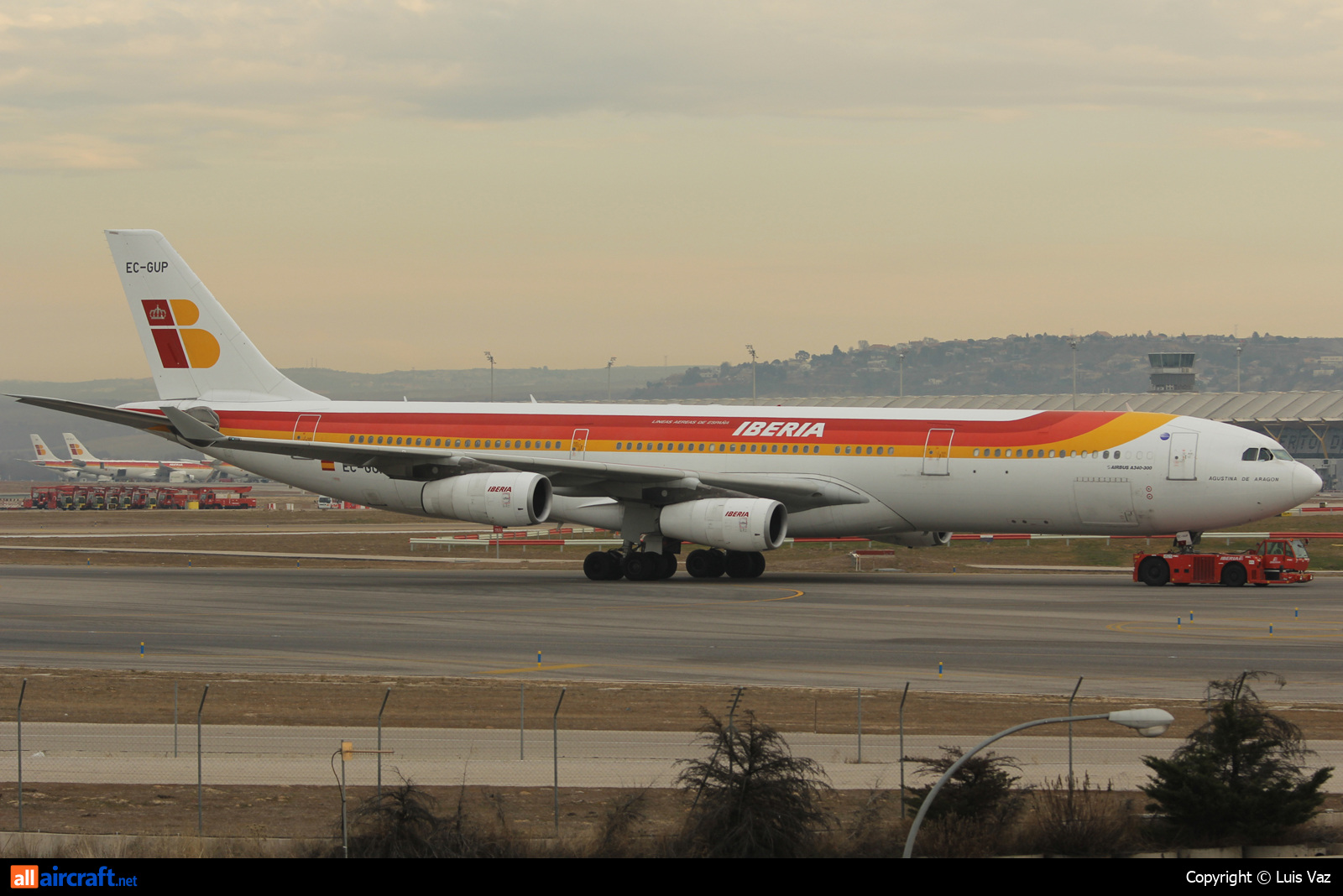 EC-GUP · Airbus A340-313 · (MAD / LEMD)