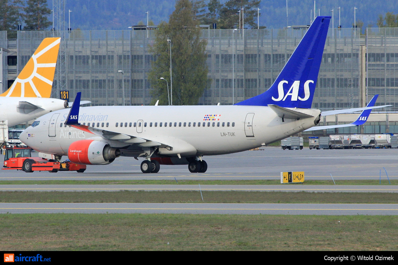 LN-TUK · Boeing 737-705(WL) · (OSL / ENGM)