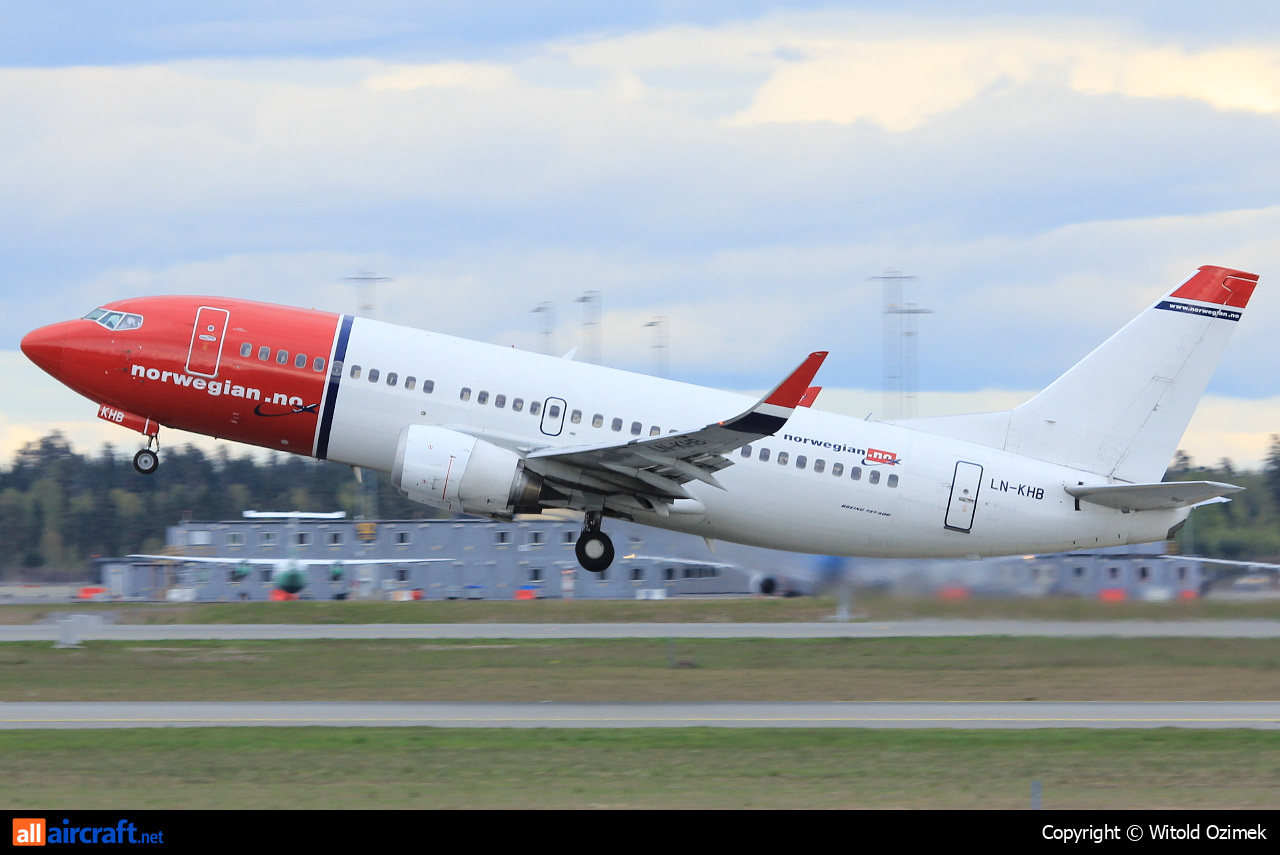 LN-KHB · Boeing 737-31S(WL) · (OSL / ENGM)