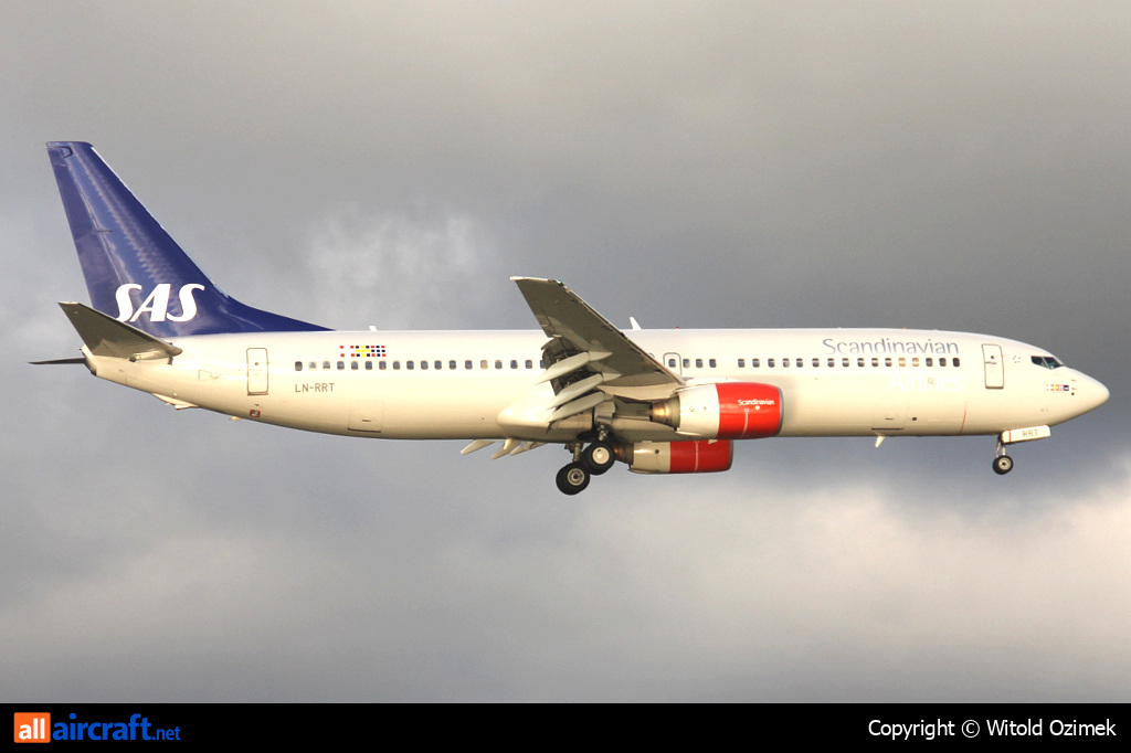 LN-RRT · Boeing 737-883 · (SVG / ENZV)