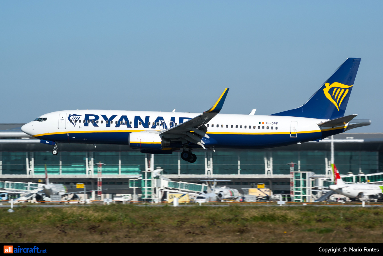 EI-DPF · Boeing 737-8AS(WL) · (OPO / LPPR)