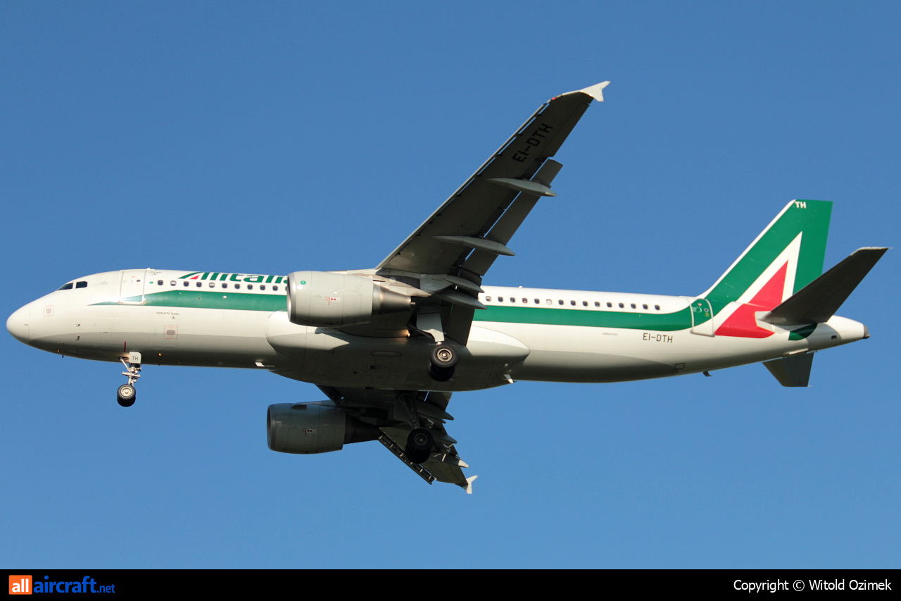 EI-DTH · Airbus A320-216 · (FCO / LIRF)