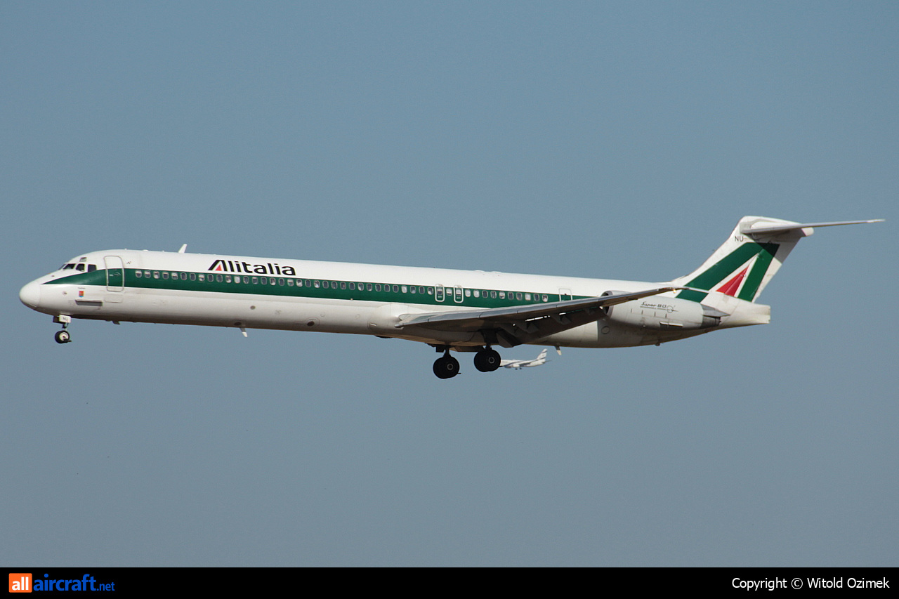 I-DANU · McDonnell Douglas MD-82 · (FCO / LIRF)