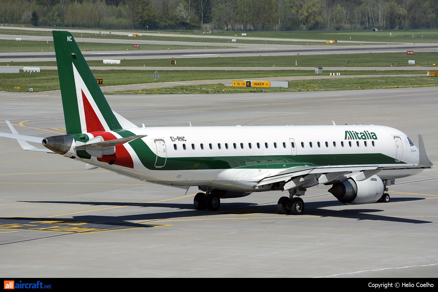 EI-RNC · Embraer ERJ-190LR · (ZRH / LSZH)