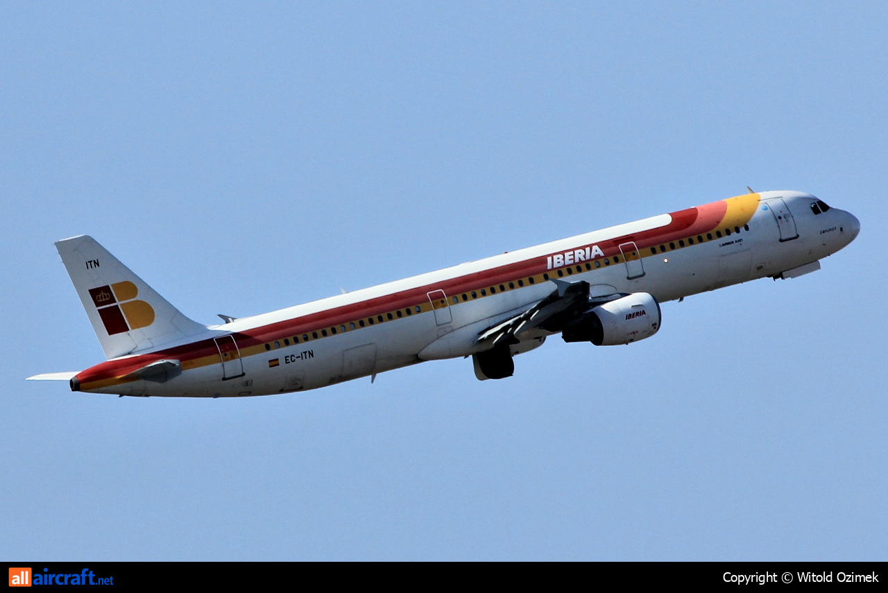 EC-ITN · Airbus A321-211 · (FCO / LIRF)
