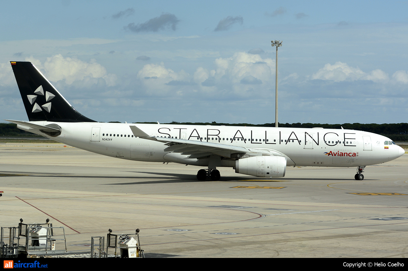 N342AV · Airbus A330-243 · (BCN / LEBL)