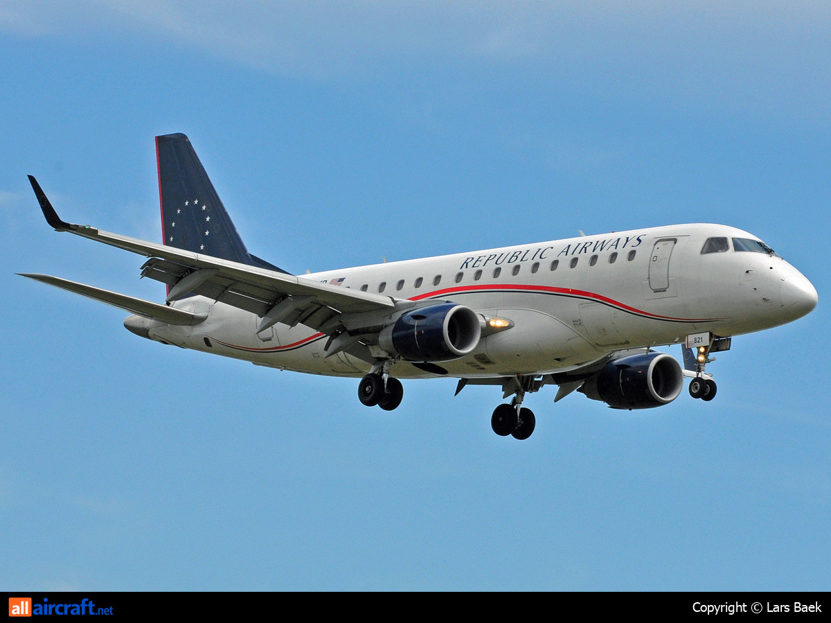 N821MD · Embraer 170-100SU · (DCA / KDCA)