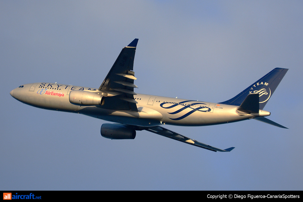 EC-LNH · Airbus A330-243 · (LPA / GCLP)