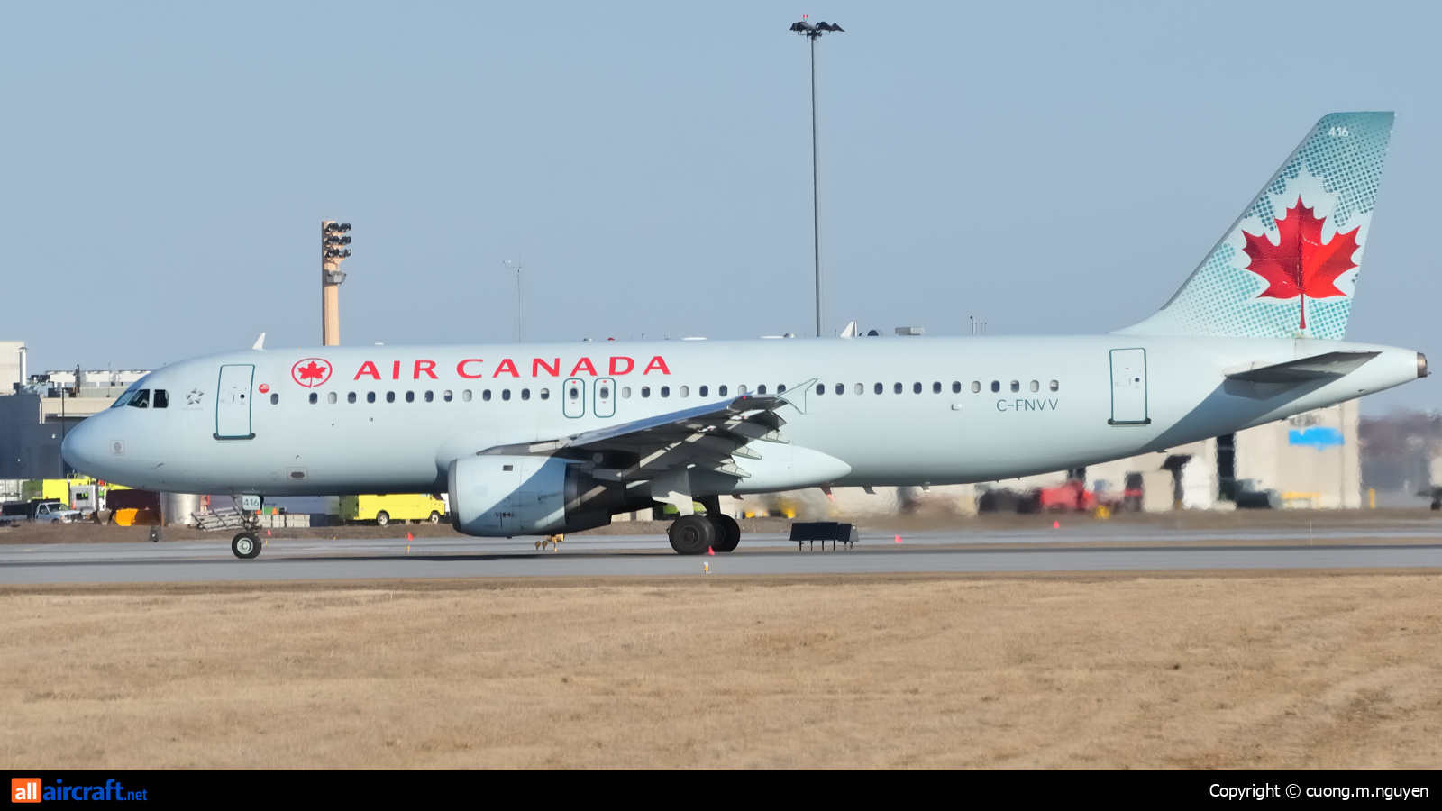 C-FNVV · Airbus A320-211 · (YUL / CYUL)