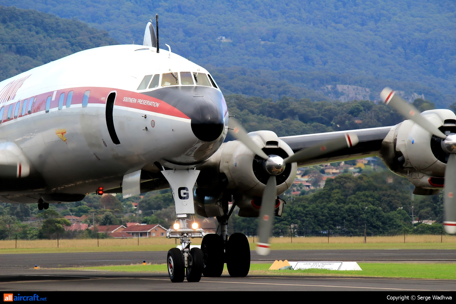VH-EAG · Lockheed C-121C Super Constellation · (WOL / YWOL)