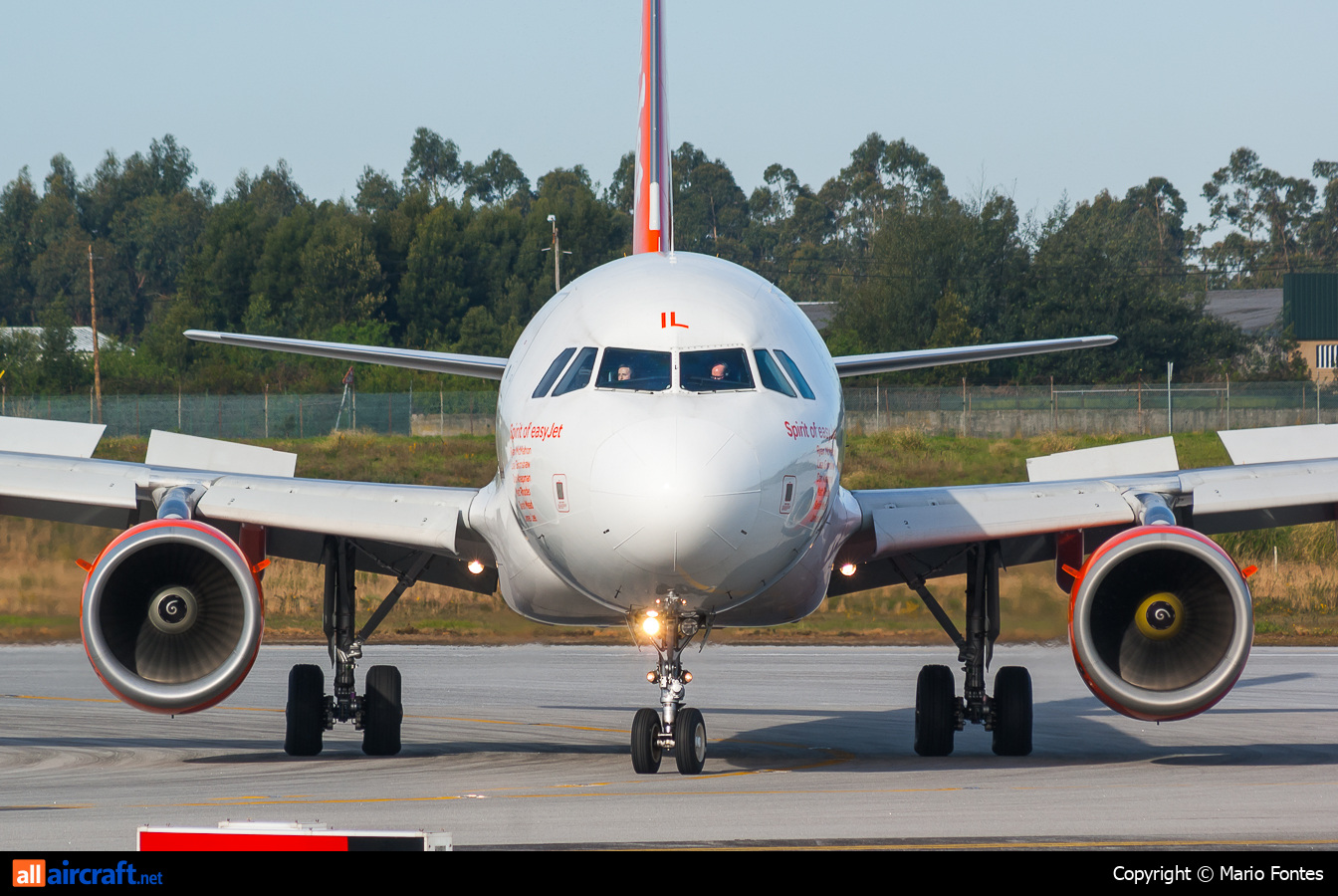 G-EZIL · Airbus A319-111 · (OPO / LPPR)