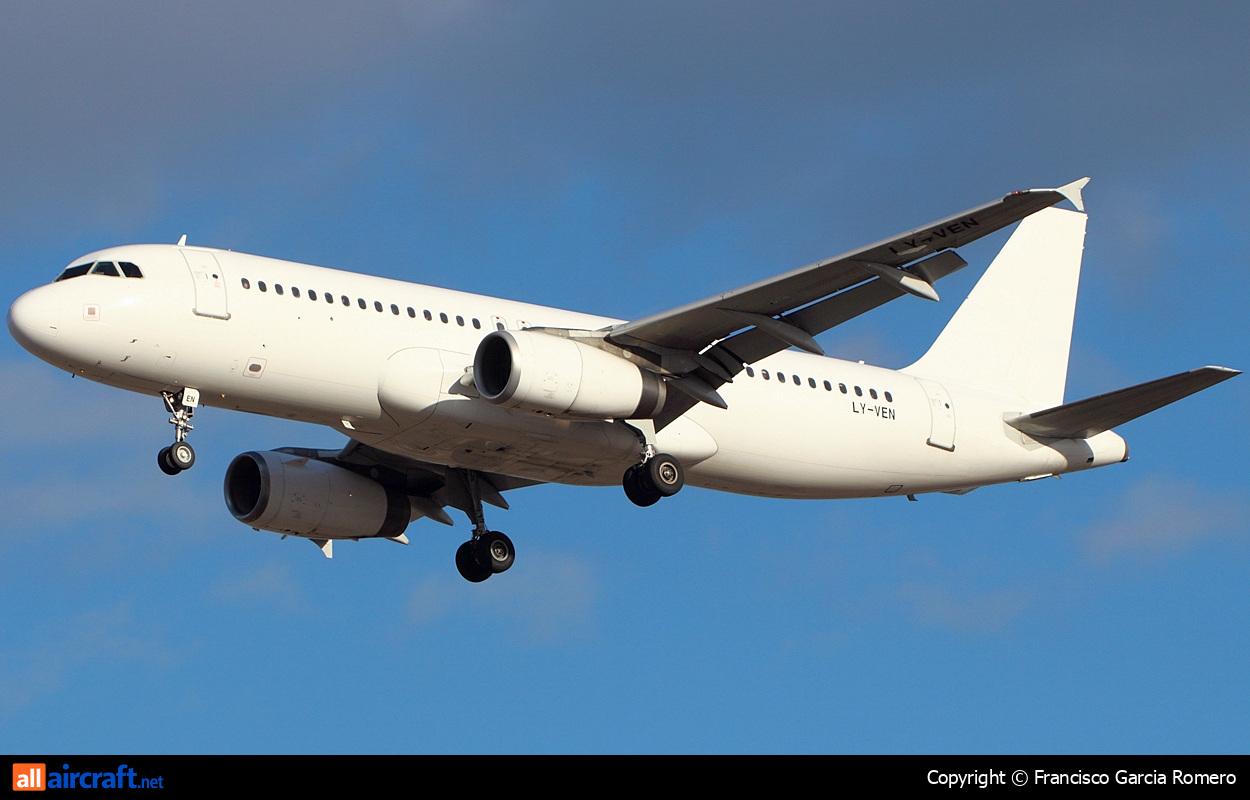 LY-VEN · Airbus A320-233 · (LPA / GCLP)