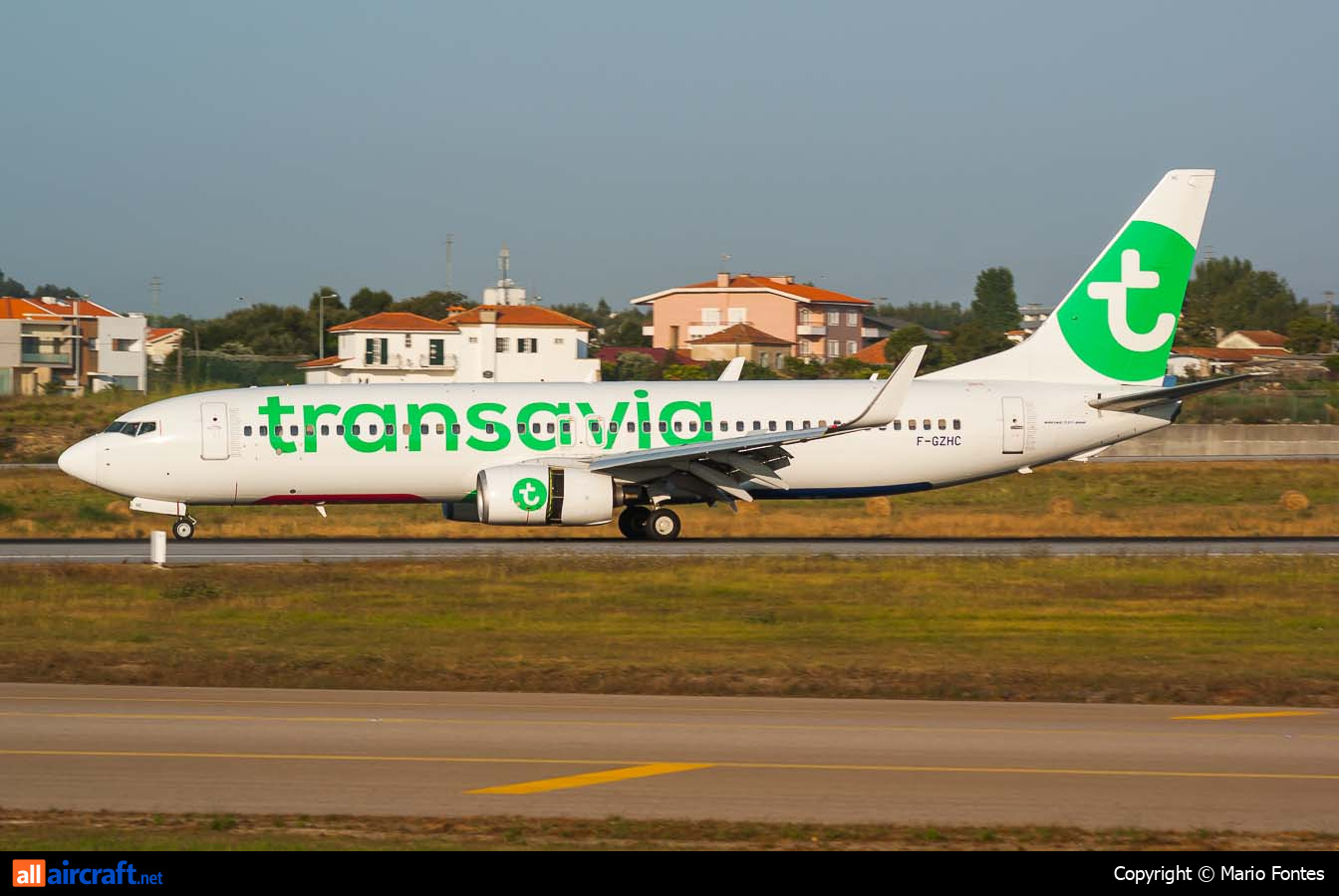 F-GZHC · Boeing 737-8K2(WL) · (OPO / LPPR)
