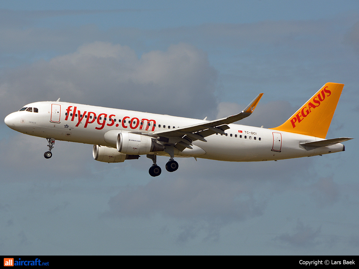 TC-DCI · Airbus A320-216 · (CPH / EKCH)