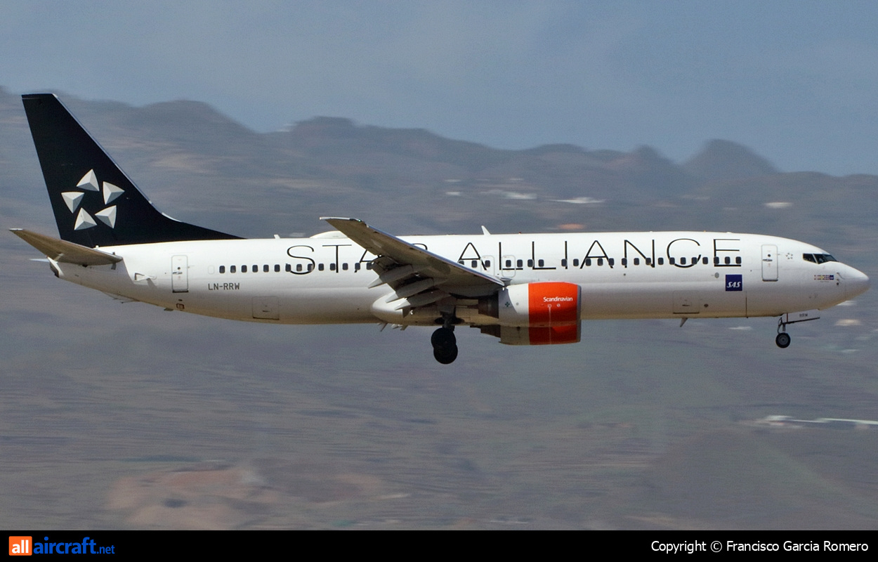 LN-RRW · Boeing 737-883 · (LPA / GCLP)