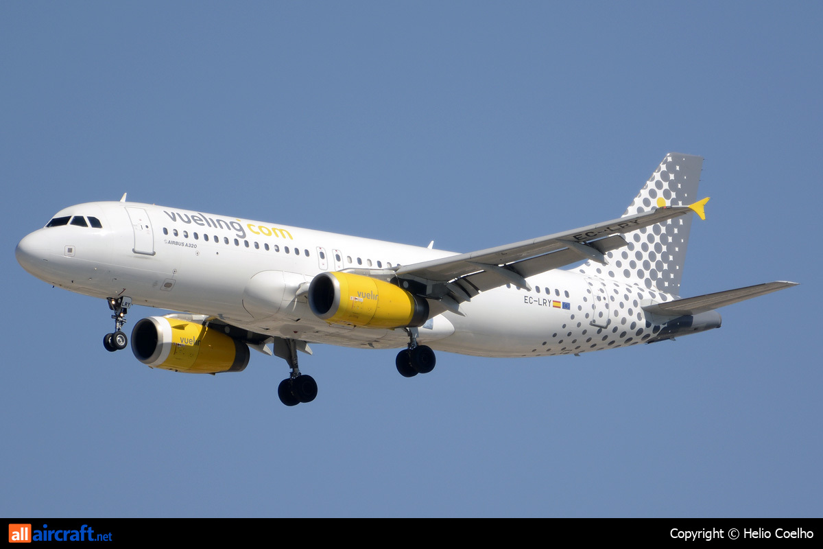 EC-LRY · Airbus A320-232 · (IBZ / LEIB)