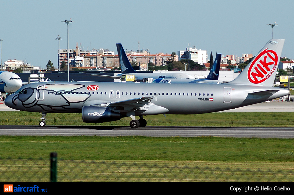 OE-LEH · Airbus A320-214 · (LIS / LPPT)