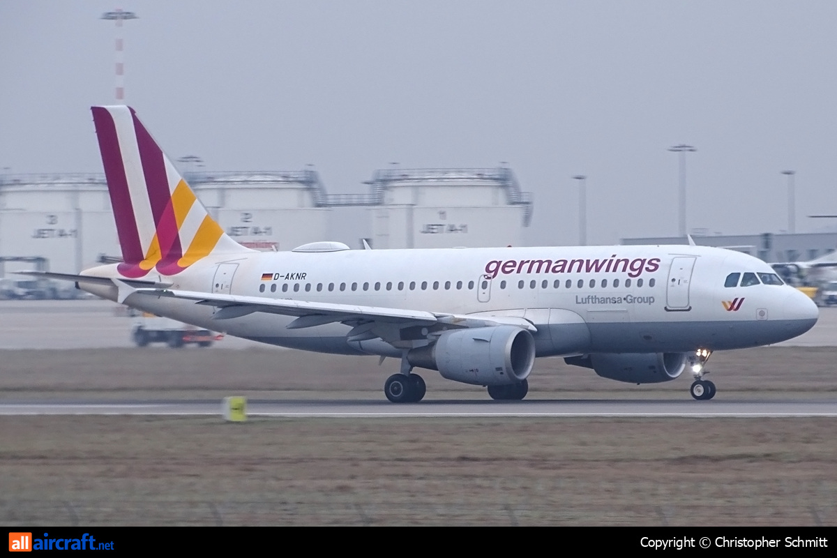 D-AKNR · Airbus A319-112 · (STR / EDDS)