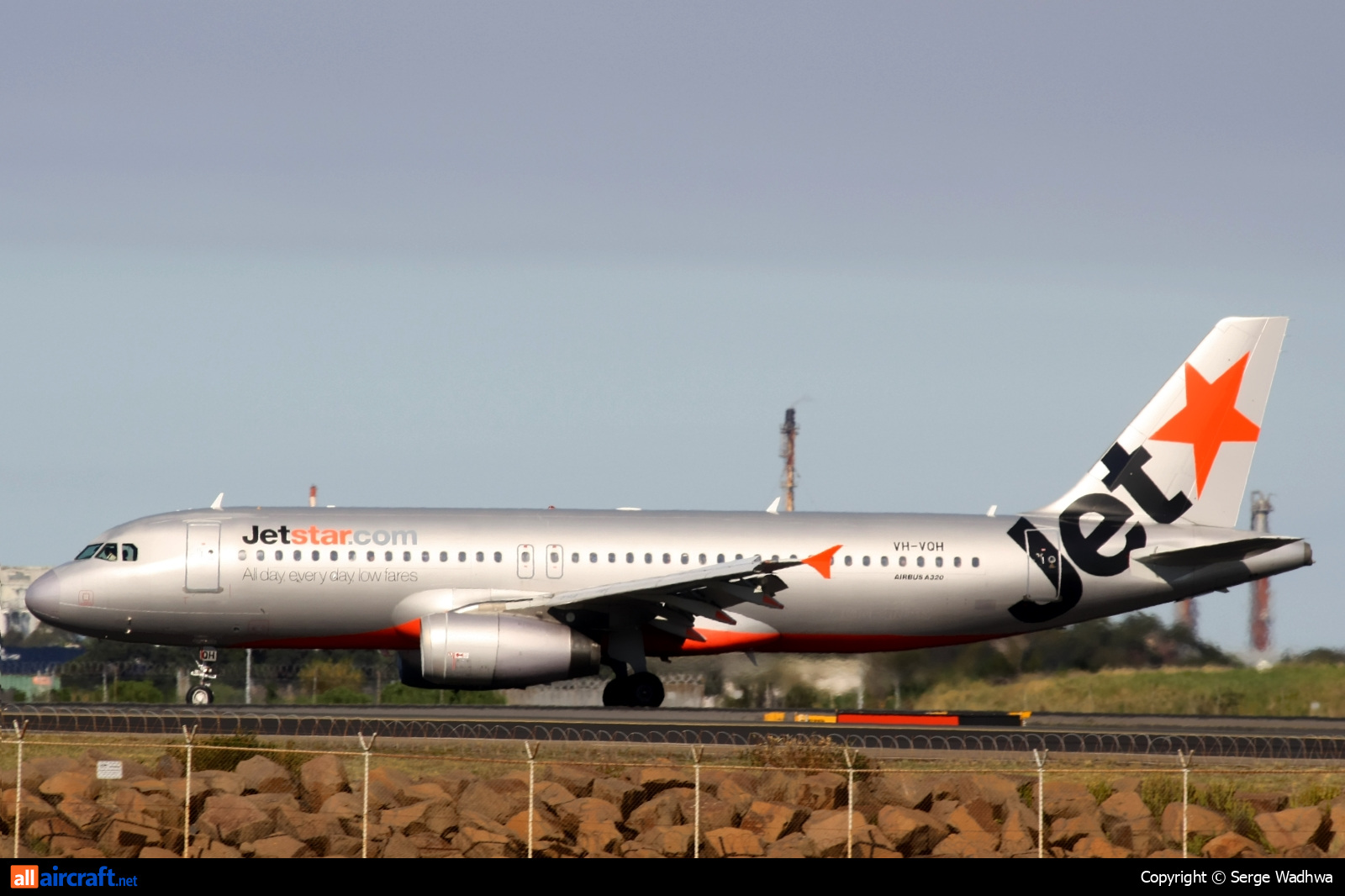 VH-VQH · Airbus A320-232 · (SYD / YSSY)