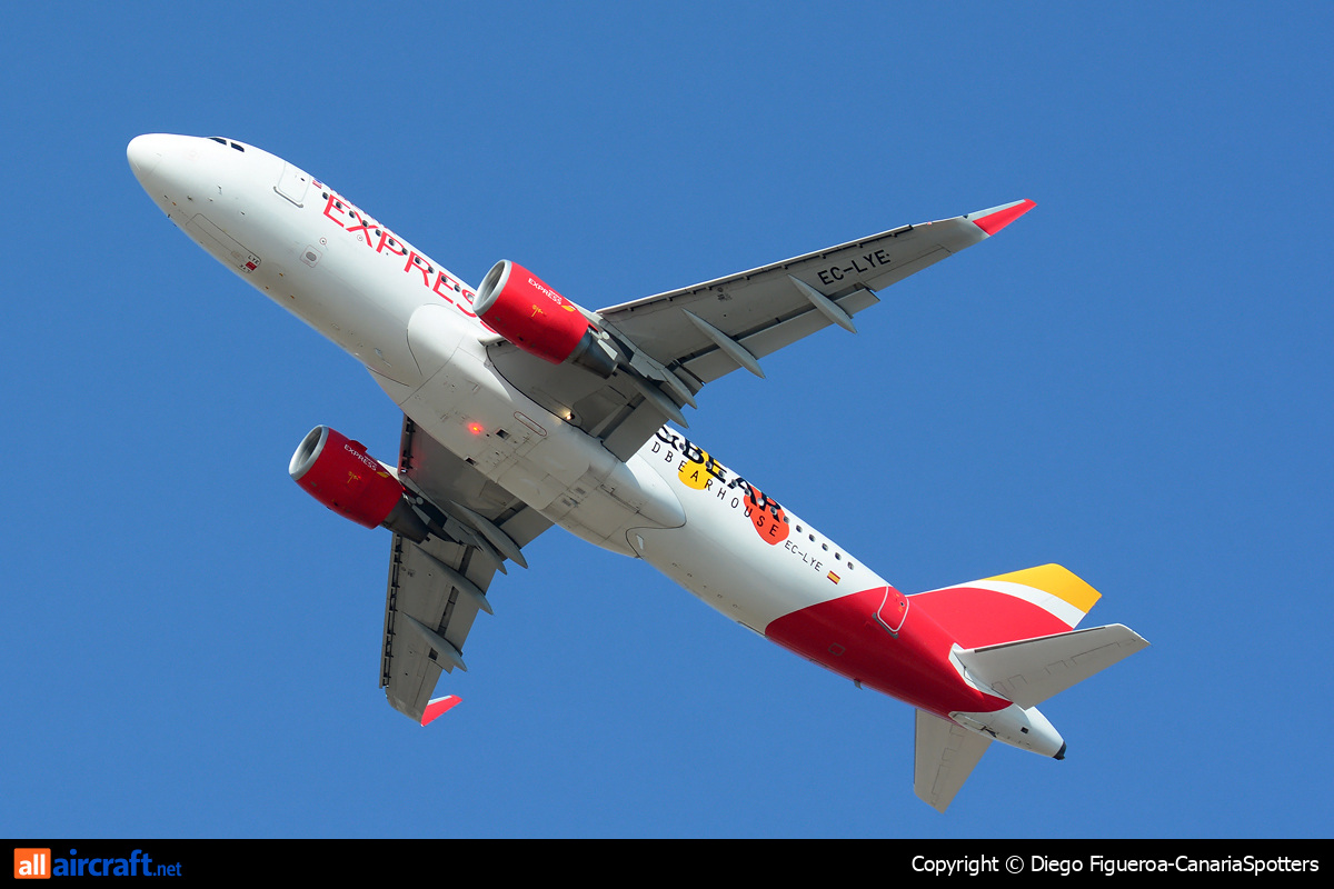 EC-LYE · Airbus A320-216(WL) · (LPA / GCLP)