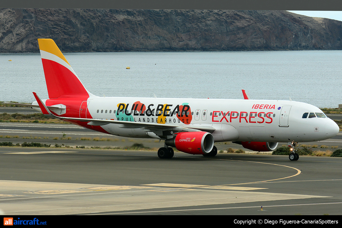 EC-LYE · Airbus A320-216(WL) · (LPA / GCLP)