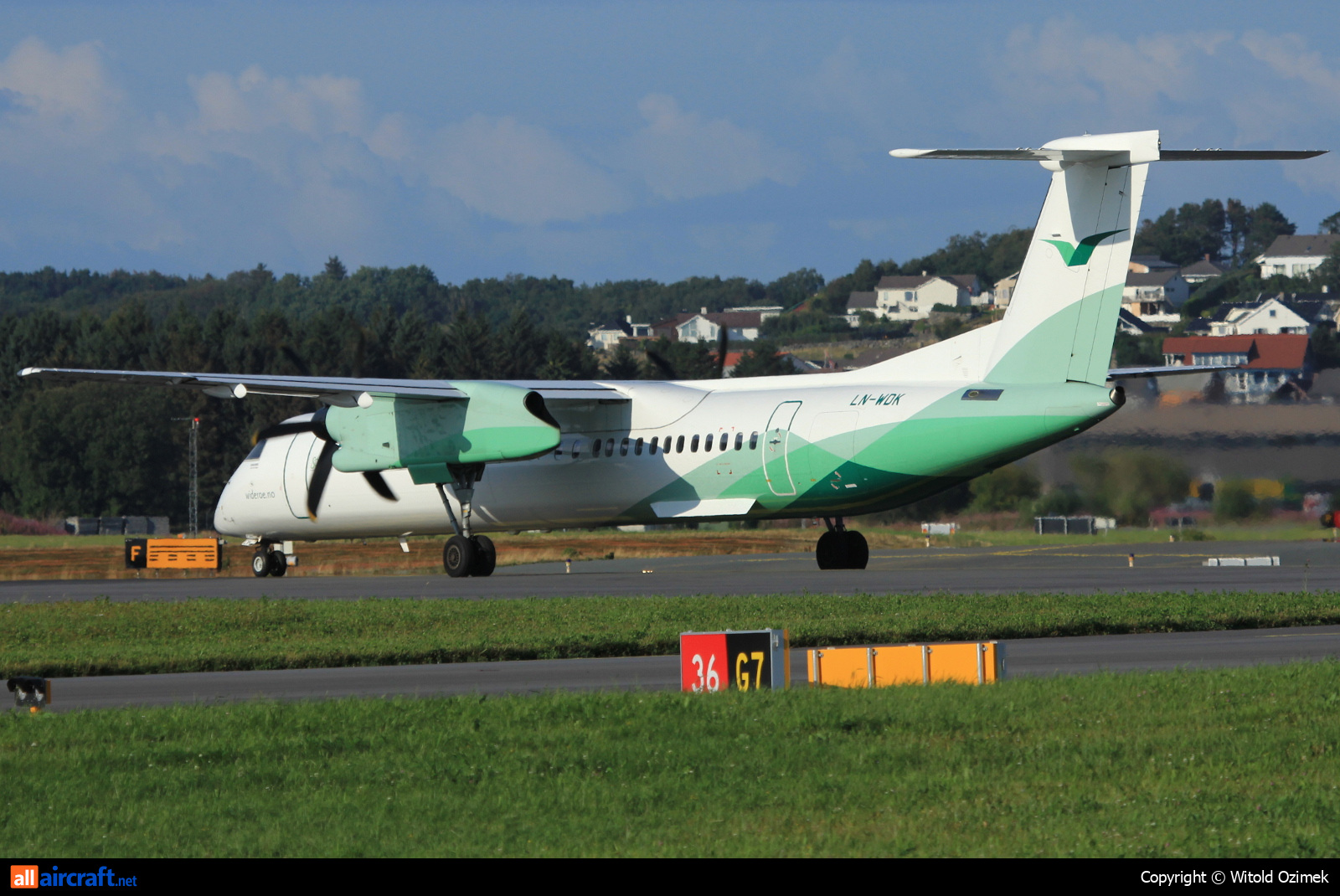 LN-WDK · Bombardier Dash 8-Q402 · (SVG / ENZV)
