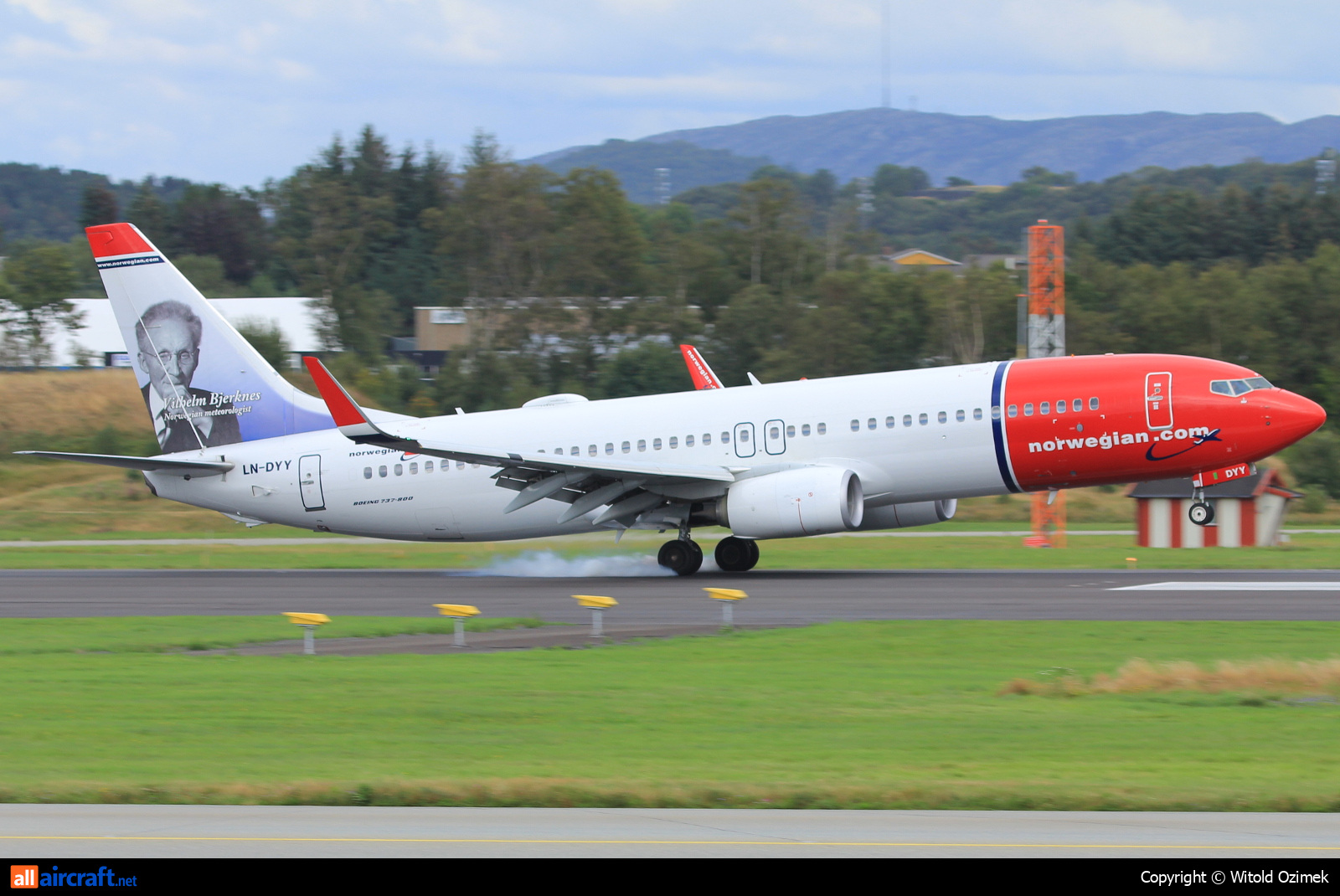 LN-DYY · Boeing 737-8JP(WL) · (SVG / ENZV)