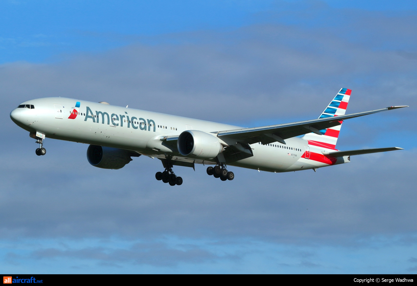 N717AN · Boeing 777-323/ER · (SYD / YSSY)