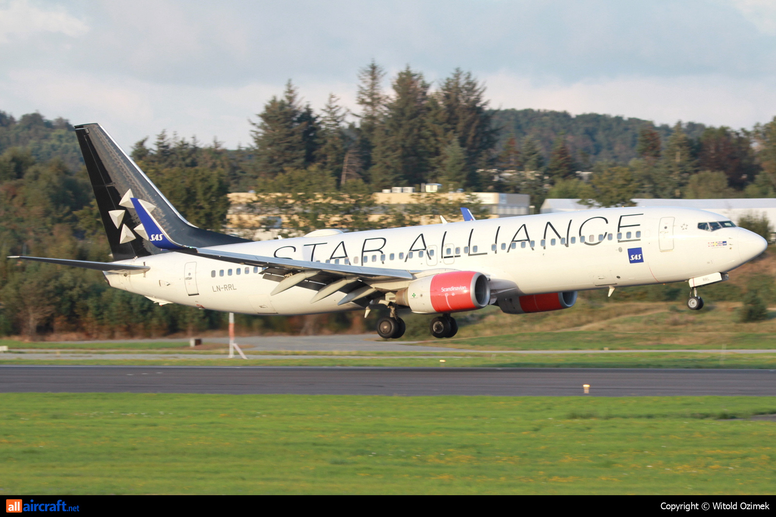 LN-RRL · Boeing 737-883(WL) · (SVG / ENZV)