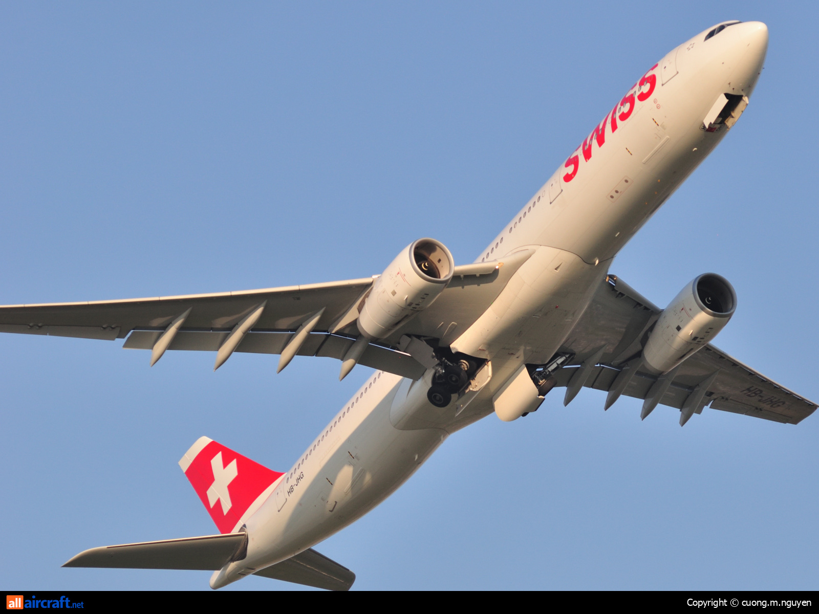 HB-JHG · Airbus A330-343 · (YUL / CYUL)