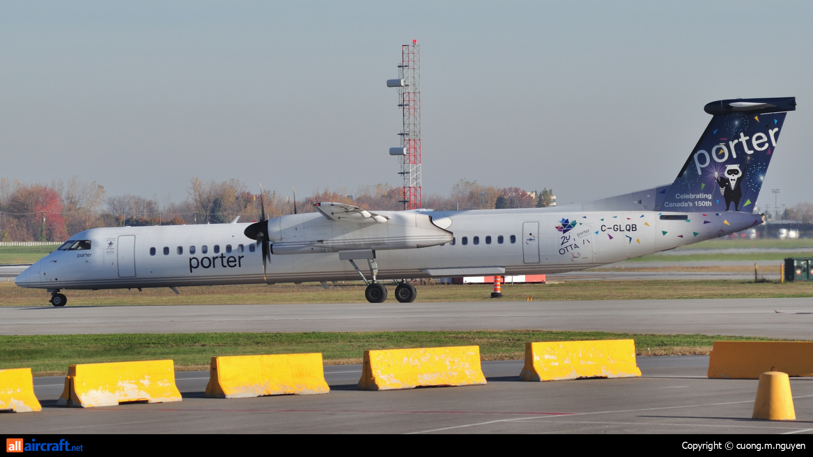C-GLQB · Bombardier Dash 8-Q402 · (YUL / CYUL)