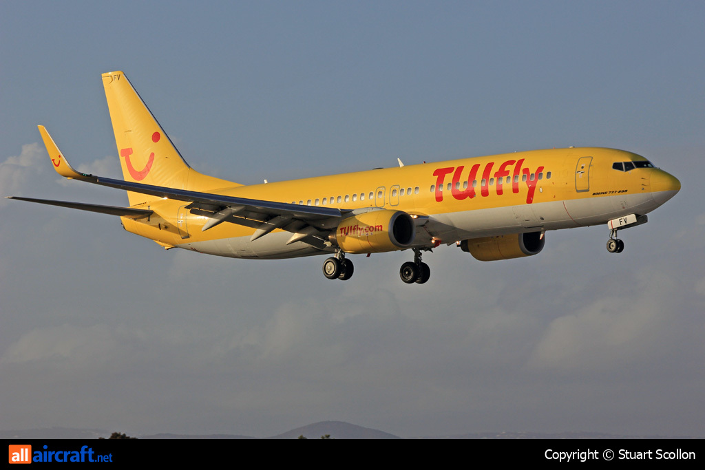 D-AHFV · Boeing 737-8K5 · (FAO / LPFR)