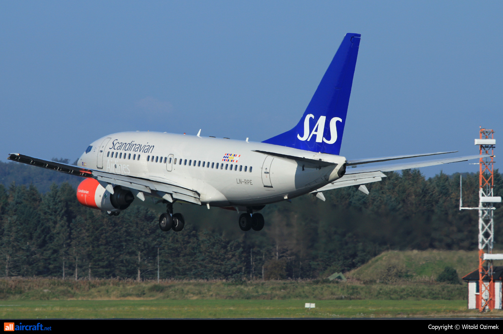 LN-RPE · Boeing 737-683 · (SVG / ENZV)