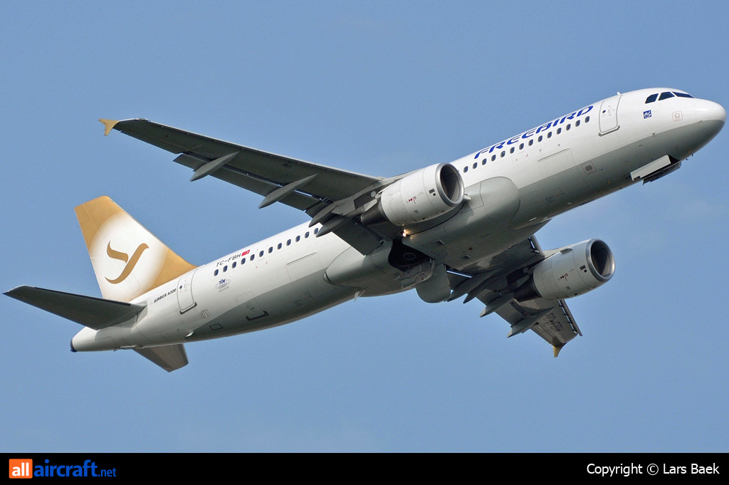 TC-FBH · Airbus A320-214 · (CPH / EKCH)
