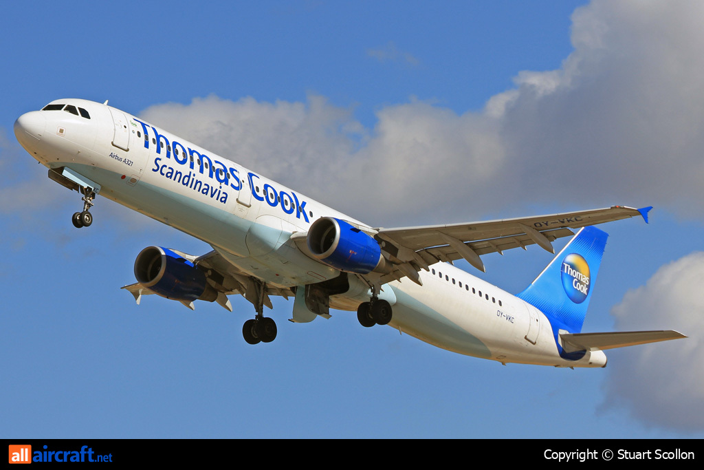 OY-VKC · Airbus A321-211 · (FAO/LPFR)