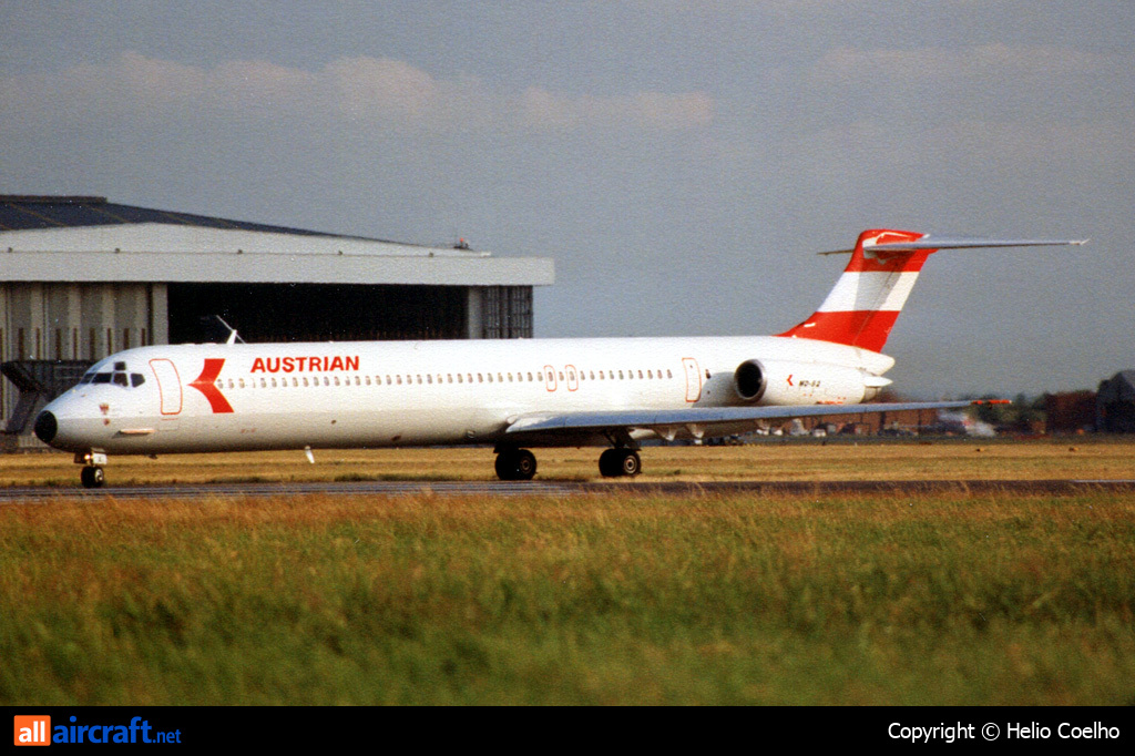 OE-LDX · McDonnell Douglas MD-81 · (LHR / EGLL)