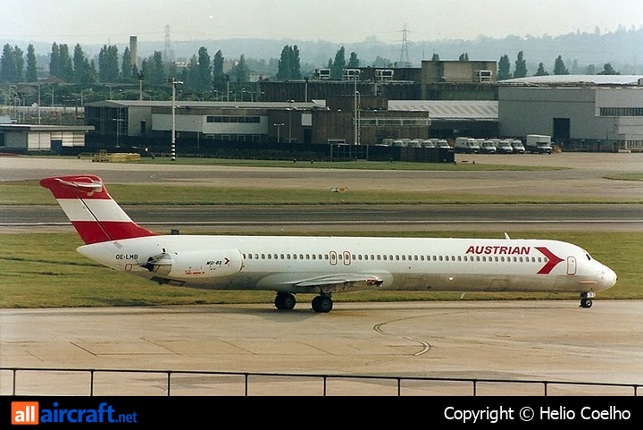 OE-LMB · McDonnell Douglas MD-82 · (LHR / EGLL)