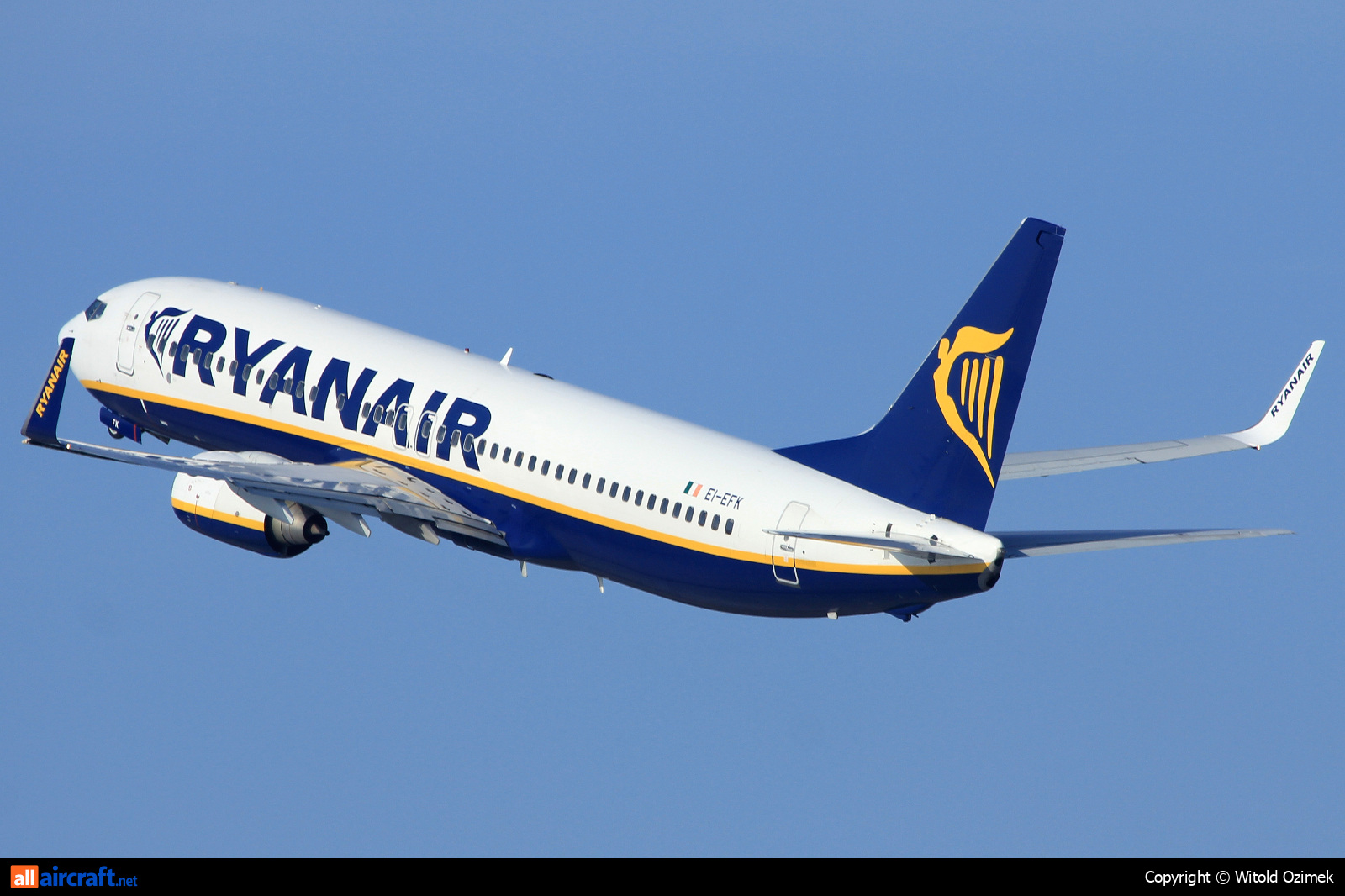 EI-EFK · Boeing 737-8AS(WL) · (RZE / EPRZ)