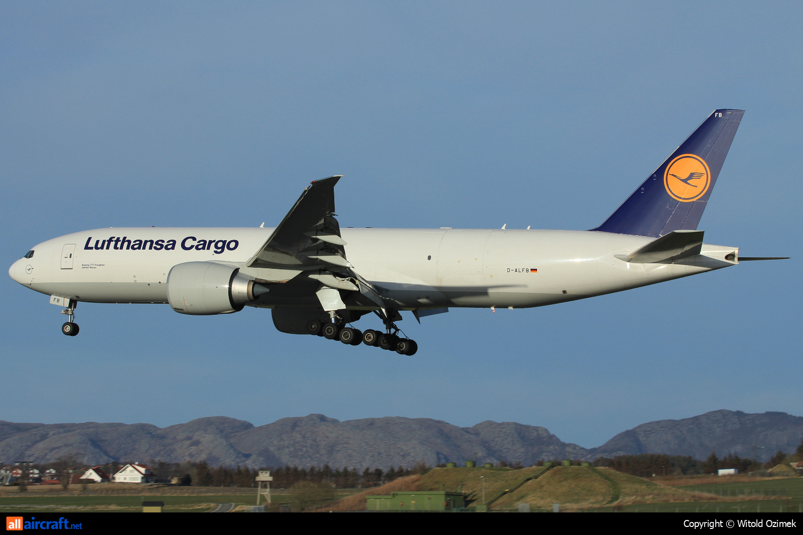 D-ALFB · Boeing 777-FBT · (SVG / ENZV)