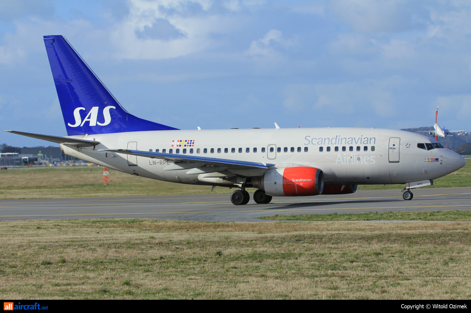 LN-RPE · Boeing 737-683 · (SVG / ENZV)