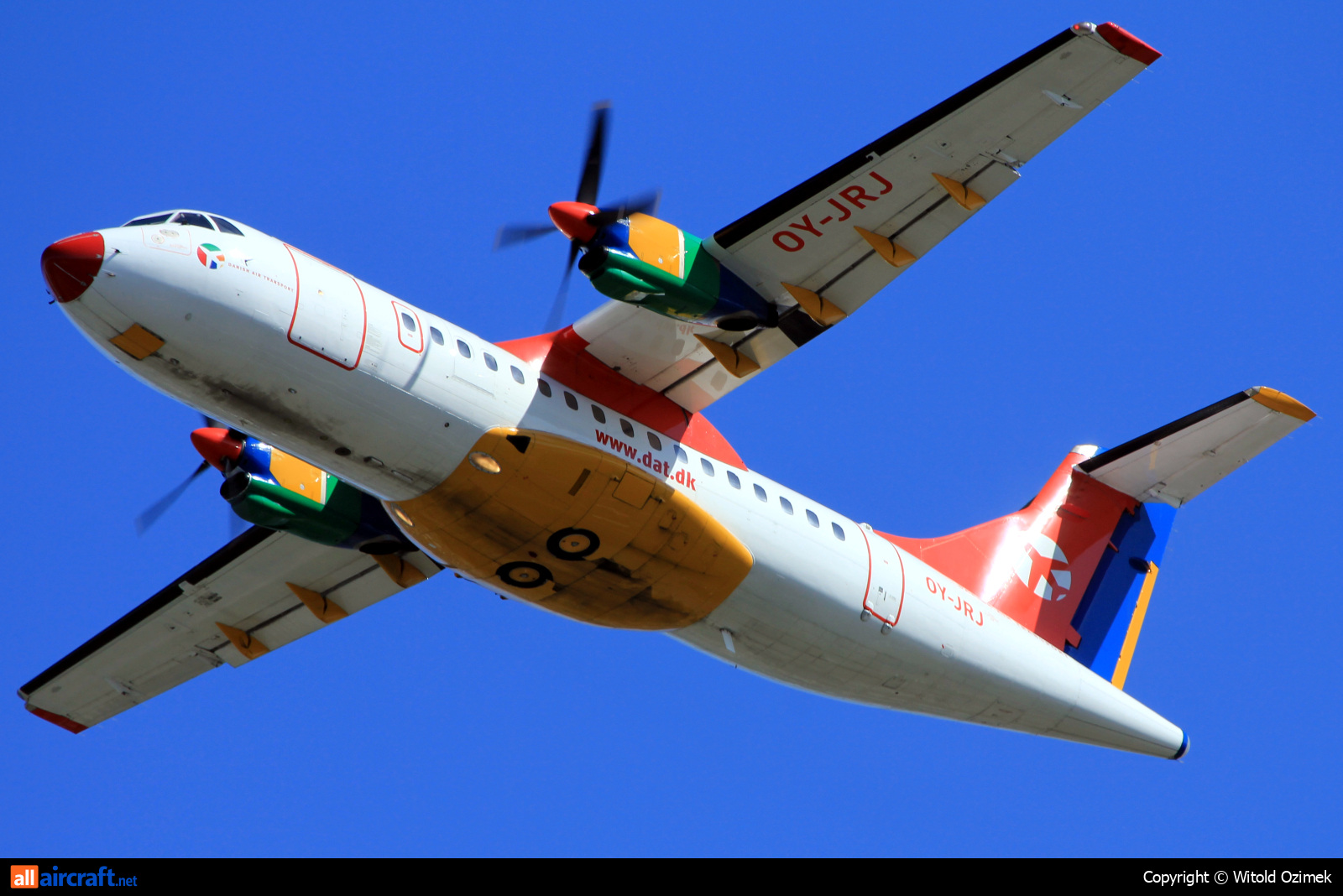 OY-JRJ · ATR-42-320 · (SVG / ENZV)